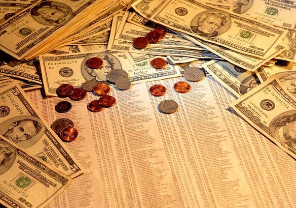 避险王者黄金为何冲高回落？是抄底机会还是下跌中继？